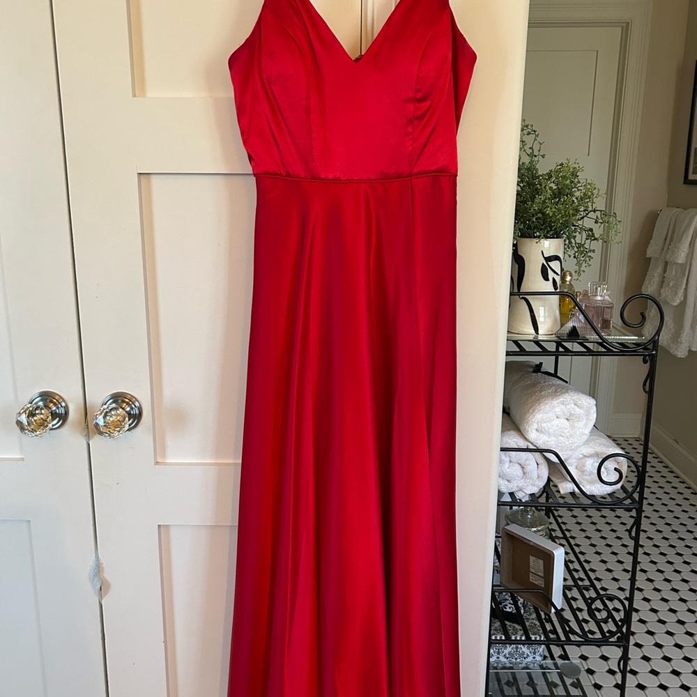 Prom Elegant Red Windsor Evening Gown, perfect for Prom, worn 1 time. Size 4.